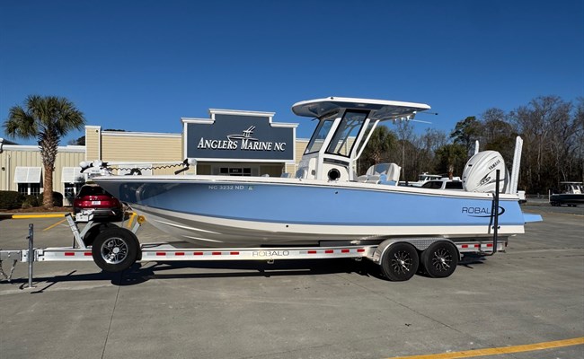 2023 Robalo 266 Cayman Steel Blue